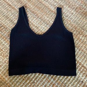 Black cropped tank top